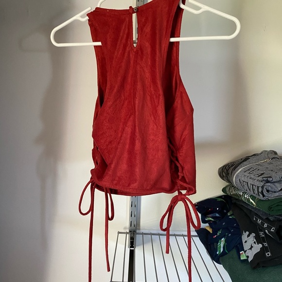 Red suede crop top - Picture 3 of 4